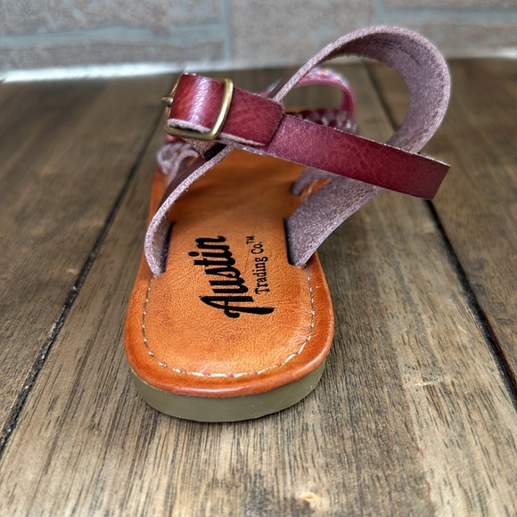 NWOT Austin Trading Co Girls Boho Leather Ankle Strap Embroidered Sandal / Sz 1 - Picture 7 of 9